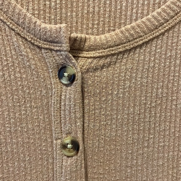 Abercrombie Ribbed Sweater w/ Buttons (M) - Picture 4 of 4